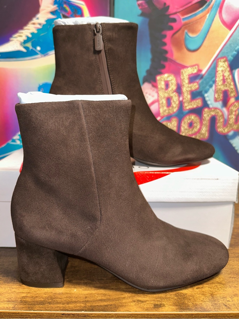 Blondo Alida Waterproof Bootie Color: Java Suede size 6.5 - Picture 3 of 11